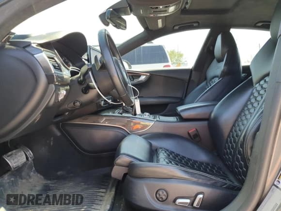 ✅ 2015 Audi RS 7 Prestige • VIN: WUAW2AFC8FN900610 • Лот: 50708225. Опубликован ранее на Copart с пробегом 103 811 миль. Бесплатный доступ к архиву аукционных продаж из США и подробный отчёт об истории автомобиля на DreamBid. Изображение 7.