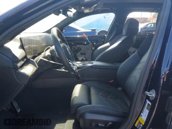 ✅ 2024 BMW i5 M60 • VIN: WBY43FK03RCP74018 • Lot: 67094515. Wystawiony na Copart z przebiegiem 14 317 mil. Bezpłatny archiwum sprzedaży aukcyjnych z USA i szczegółowy raport historii pojazdu na DreamBid. Zdjęcie 7.