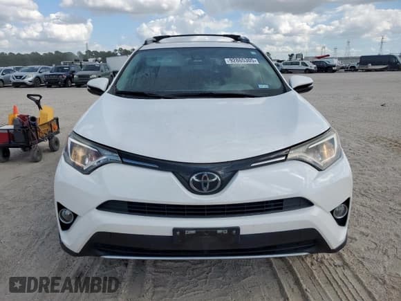 ✅ 2018 Toyota RAV4 XLE • VIN: 2T3WFREV8JW513768 • Lot: 92865305. Listed on Copart with 58,370 mi. Free auction sales archive from the USA and detailed vehicle history report at DreamBid. Image 5.