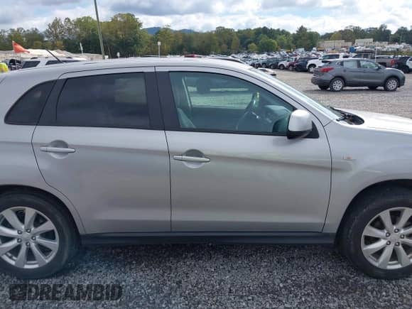 2015 Mitsubishi Outlander ES с VIN 4A4AR3AU7FE044529, выставлен на аукционе IAAI как лот 43322080 с пробегом 57 040 миль миль и . История ставок и продаж доступна на DreamBid. Изображение 13.