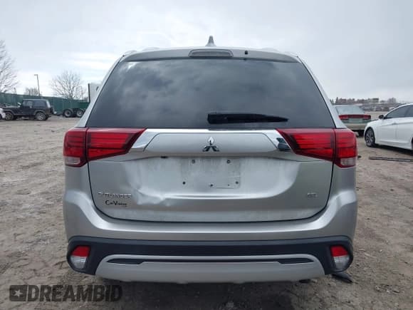 ✅ 2020 Mitsubishi Outlander SE • VIN: JA4AD3A37LZ032764 • Lot: 41849906. Listed on IAAI with Not provided. Free auction sales archive from the USA and detailed vehicle history report at DreamBid. Image 15.