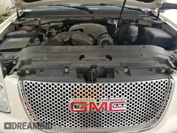 ✅ 2013 GMC Yukon XL Denali • VIN: 1GKS1MEFXDR378164 • Lot: 62013655. Listed on Copart with 225,004 mi. Free auction sales archive from the USA and detailed vehicle history report at DreamBid. Image 12.