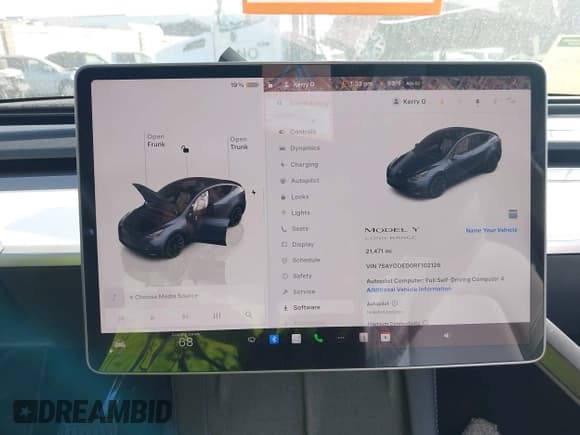 ✅ 2024 Tesla Model Y • VIN: 7SAYGDED0RF102126 • Lot: 43623474. Wystawiony na IAAI z przebiegiem 21 471 mil. Bezpłatny archiwum sprzedaży aukcyjnych z USA i szczegółowy raport historii pojazdu na DreamBid. Zdjęcie 19.