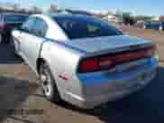 2012 Dodge Charger SE z VIN 2C3CDXBG3CH120772, wystawiony jako IAAI lot #43507063 z przebiegiem 224 409 mil mil oraz . Historia ofert i sprzedaży dostępna na DreamBid. Obrazek 3.