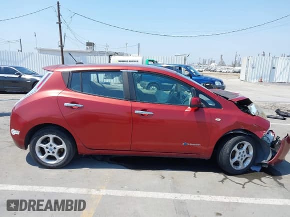 ✅ 2011 Nissan LEAF SL • VIN: JN1AZ0CP0BT001589 • Лот: 42738430. Опубликован ранее на IAAI с пробегом 106 316 миль. Бесплатный доступ к архиву аукционных продаж из США и подробный отчёт об истории автомобиля на DreamBid. Изображение 13.
