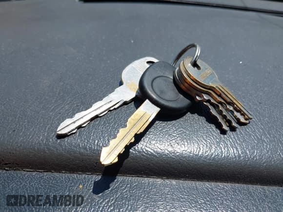 ✅ 2007 Chevrolet Silverado 2500HD Work Truck • VIN: 1GCHC24UX7E147295 • Lot: 42982898. Wystawiony na IAAI z przebiegiem 169 530 mil. Bezpłatny archiwum sprzedaży aukcyjnych z USA i szczegółowy raport historii pojazdu na DreamBid. Zdjęcie 11.