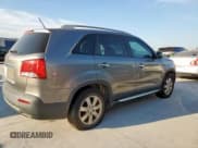 ✅ 2012 Kia Sorento LX • VIN: 5XYKT4A64CG285097 • Lot: 85387675. Listed on Copart with 172,535 mi. Free auction sales archive from the USA and detailed vehicle history report at DreamBid. Image 3.