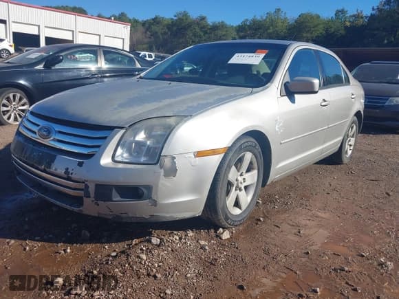 ✅ 2007 Ford Fusion SE • VIN: 3FAHP07Z07R217583 • Lot: 43474839. Wystawiony na IAAI z przebiegiem 260 195 mil. Bezpłatny archiwum sprzedaży aukcyjnych z USA i szczegółowy raport historii pojazdu na DreamBid. Zdjęcie 2.