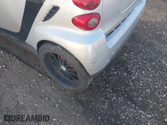 ✅ 2008 Smart fortwo Pure • VIN: WMEEJ31X28K119962 • Lot: 43379666. Wystawiony na IAAI z przebiegiem Nie podano. Bezpłatny archiwum sprzedaży aukcyjnych z USA i szczegółowy raport historii pojazdu na DreamBid. Zdjęcie 6.