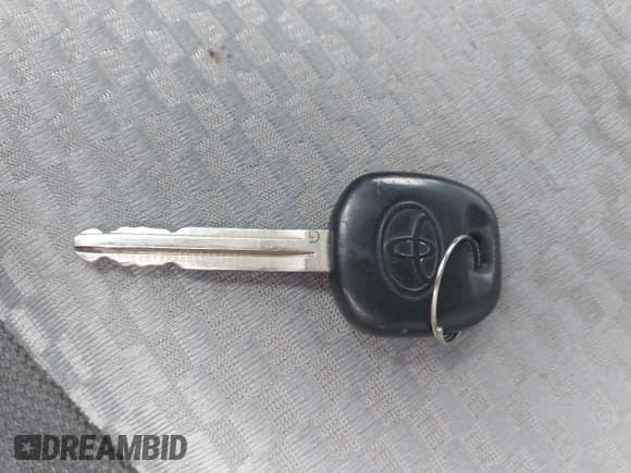 ✅ 2013 Toyota Tacoma • VIN: 3TMMU4FN1DM054202 • Lot: 42871926. Listed on IAAI with 270,648 mi. Free auction sales archive from the USA and detailed vehicle history report at DreamBid. Image 11.