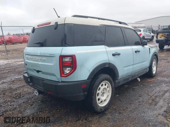 ✅ 2024 Ford Bronco Sport Heritage • VIN: 3FMCR9G61RRE62609 • Lot: 41517486. Listed on IAAI with Not provided. Free auction sales archive from the USA and detailed vehicle history report at DreamBid. Image 4.