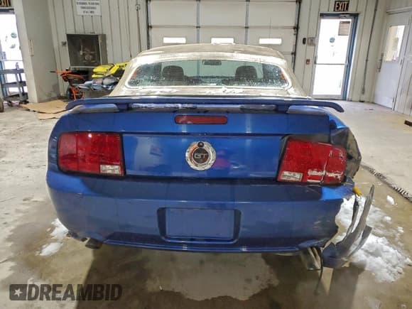 ✅ 2006 Ford Mustang GT Deluxe • VIN: 1ZVHT85H465236683 • Лот: 94961045. Опубликован ранее на Copart с пробегом 96 227 миль. Бесплатный доступ к архиву аукционных продаж из США и подробный отчёт об истории автомобиля на DreamBid. Изображение 6.