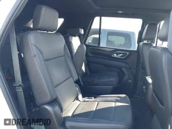 ✅ 2023 Chevrolet Tahoe LT • VIN: 1GNSCNKD4PR245877 • Lot: 41301909. Wystawiony na IAAI z przebiegiem 37 302 mil. Bezpłatny archiwum sprzedaży aukcyjnych z USA i szczegółowy raport historii pojazdu na DreamBid. Zdjęcie 8.