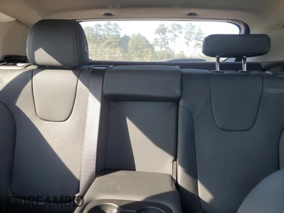 ✅ 2022 Buick Encore GX Essence • VIN: KL4MMFSLXNB063676 • Лот: 86992455. Опубликован ранее на Copart с пробегом 41 613 миль. Бесплатный доступ к архиву аукционных продаж из США и подробный отчёт об истории автомобиля на DreamBid. Изображение 10.