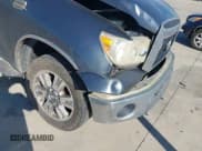 ✅ 2008 Toyota Tundra • VIN: 5TFRU54148X011064 • Lot: 43421865. Wystawiony na IAAI z przebiegiem 306 435 mil. Bezpłatny archiwum sprzedaży aukcyjnych z USA i szczegółowy raport historii pojazdu na DreamBid. Zdjęcie 17.