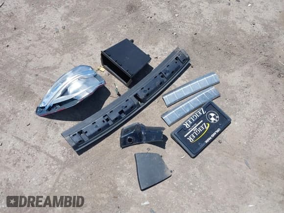 ✅ 2022 BMW X1 xDrive28i • VIN: WBXJG9C00N5U64709 • Lot: 42319210. Listed on IAAI with 37,062 mi. Free auction sales archive from the USA and detailed vehicle history report at DreamBid. Image 12.