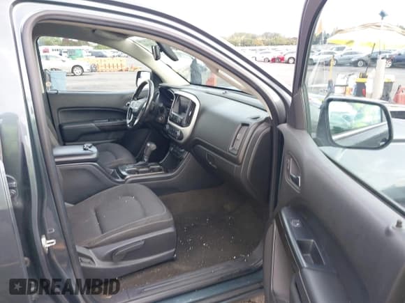 ✅ 2015 GMC Canyon 4WD SLE • VIN: 1GTG6BE32F1173730 • Lot: 43365666. Wystawiony na IAAI z przebiegiem 117 157 mil. Bezpłatny archiwum sprzedaży aukcyjnych z USA i szczegółowy raport historii pojazdu na DreamBid. Zdjęcie 5.