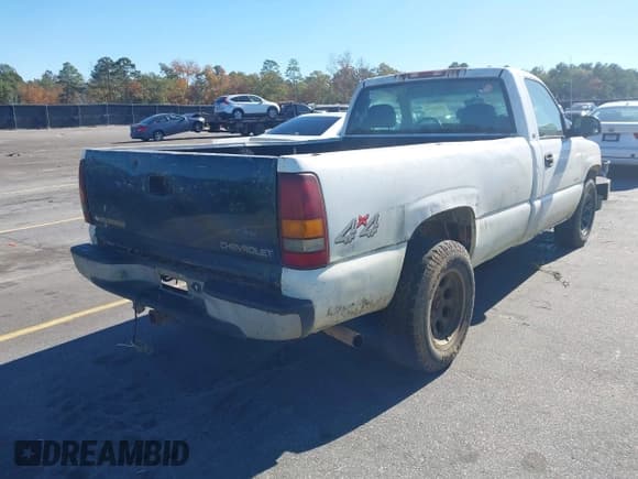 ✅ 2001 Chevrolet Silverado 1500 • VIN: 1GCEK14WX1Z158914 • Lot: 43658788. Wystawiony na IAAI z przebiegiem Nie podano. Bezpłatny archiwum sprzedaży aukcyjnych z USA i szczegółowy raport historii pojazdu na DreamBid. Zdjęcie 4.