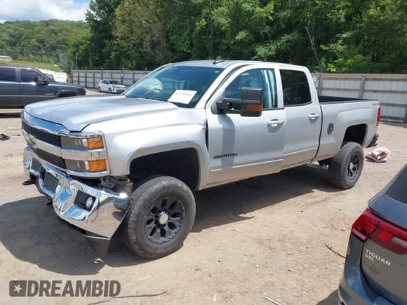 ✅ 2015 Chevrolet Silverado 2500HD LT • VIN: 1GC1KVEG8FF612423 • Lot: 42756864. Listed on IAAI with 140,874 mi. Free auction sales archive from the USA and detailed vehicle history report at DreamBid. Image 14.