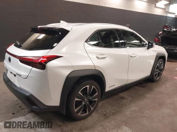 ✅ 2021 Lexus UX 250h • VIN: JTHP9JBH7M2051534 • Lot: 41624505. Listed on IAAI with 29,569 mi. Free auction sales archive from the USA and detailed vehicle history report at DreamBid. Image 4.