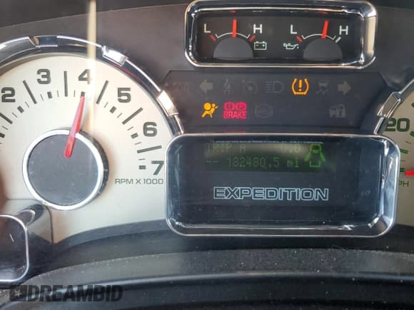 ✅ 2011 Ford Expedition Limited • VIN: 1FMJU1K55BEF14855 • Лот: 70542045. Опубликован ранее на Copart с пробегом 182 480 миль. Бесплатный доступ к архиву аукционных продаж из США и подробный отчёт об истории автомобиля на DreamBid. Изображение 9.