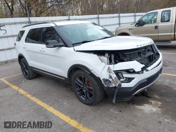 ✅ 2017 Ford Explorer XLT • VIN: 1FM5K8D88HGD84283 • Лот: 43609102. Опубликован ранее на IAAI с пробегом 105 629 миль. Бесплатный доступ к архиву аукционных продаж из США и подробный отчёт об истории автомобиля на DreamBid. Изображение 1.