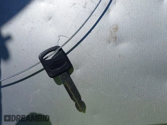 ✅ 1992 Lincoln Continental • VIN: 1LNLM9749NY670102 • Лот: 41968015. Опубликован ранее на IAAI с пробегом Не указан. Бесплатный доступ к архиву аукционных продаж из США и подробный отчёт об истории автомобиля на DreamBid. Изображение 11.