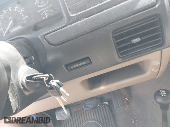 ✅ 1996 Ford Bronco XL • VIN: 1FMEU15N7TLB57947 • Lot: 42500201. Listed on IAAI with 224,982 mi. Free auction sales archive from the USA and detailed vehicle history report at DreamBid. Image 11.