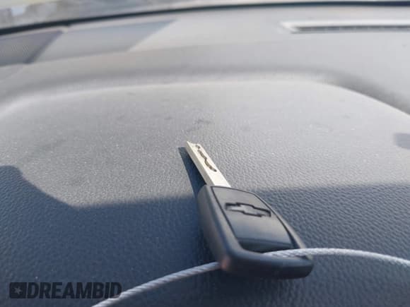 ✅ 2014 Chevrolet Silverado 1500 Work Truck • VIN: 3GCUKPEH2EG266979 • Лот: 42255581. Опубликован ранее на IAAI с пробегом 144 799 миль. Бесплатный доступ к архиву аукционных продаж из США и подробный отчёт об истории автомобиля на DreamBid. Изображение 11.