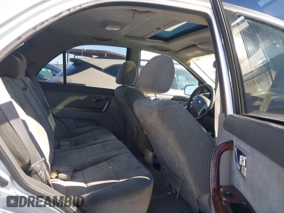 ✅ 2004 Kia Sorento LX • VIN: KNDJD733X45297844 • Lot: 41510715. Listed on IAAI with 222,676 mi. Free auction sales archive from the USA and detailed vehicle history report at DreamBid. Image 8.