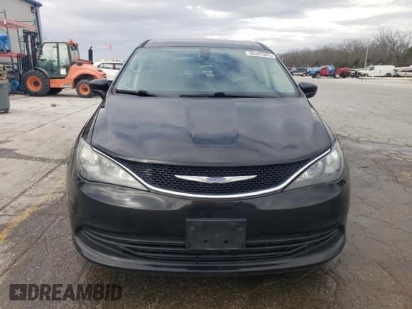 ✅ 2018 Chrysler Pacifica LX • VIN: 2C4RC1CG2JR188640 • Lot: 50393385. Listed on Copart with 282,040 mi. Free auction sales archive from the USA and detailed vehicle history report at DreamBid. Image 5.