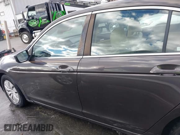 ✅ 2012 Honda Accord LX • VIN: 1HGCP2F32CA009398 • Лот: 43636496. Опубликован ранее на IAAI с пробегом 238 255 миль. Бесплатный доступ к архиву аукционных продаж из США и подробный отчёт об истории автомобиля на DreamBid. Изображение 15.