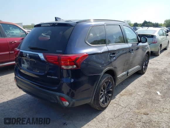 2018 Mitsubishi Outlander ES с VIN JA4AZ3A35JZ023012, выставлен на аукционе IAAI как лот 42052650 с пробегом 99 635 миль миль и . История ставок и продаж доступна на DreamBid. Изображение 4.