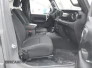 ✅ 2021 Jeep Wrangler Unlimited Sport Altitude • VIN: 1C4HJXDG1MW603784 • Lot: 41509231. Wystawiony na IAAI z przebiegiem 102 567 mil. Bezpłatny archiwum sprzedaży aukcyjnych z USA i szczegółowy raport historii pojazdu na DreamBid. Zdjęcie 5.