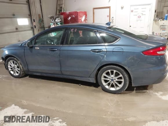 ✅ 2019 Ford Fusion SE • VIN: 3FA6P0HD6KR164231 • Lot: 41732817. Listed on IAAI with 93,172 mi. Free auction sales archive from the USA and detailed vehicle history report at DreamBid. Image 14.