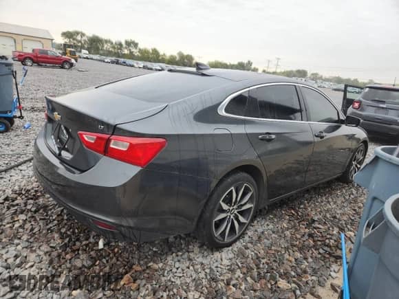 ✅ 2018 Chevrolet Malibu LT • VIN: 1G1ZD5ST9JF176911 • Lot: 86437605. Wystawiony na Copart z przebiegiem 62 234 mil mil. Skorzystaj z bezpłatnego archiwum sprzedaży aukcyjnych z USA i zobacz szczegółowy raport historii pojazdu na DreamBid. Zdjęcie 3.