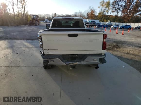 ✅ 2021 Chevrolet Silverado 2500HD Work Truck • VIN: 1GC4WLE7XMF203858 • Лот: 77006204. Опубликован ранее на Copart с пробегом 84 017 миль. Бесплатный доступ к архиву аукционных продаж из США и подробный отчёт об истории автомобиля на DreamBid. Изображение 6.