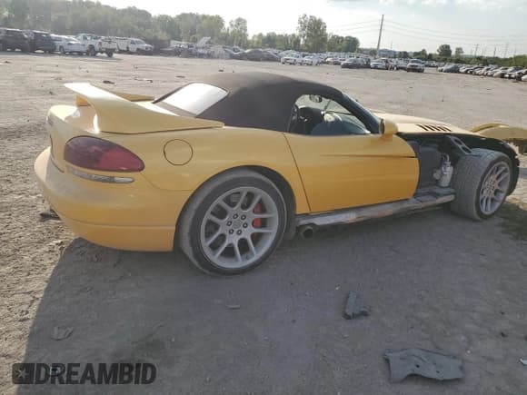 ✅ 2004 Dodge Viper SRT-10 • VIN: 1B3JZ65Z04V101294 • Lot: 70462564. Listed on Copart with Not provided. Free auction sales archive from the USA and detailed vehicle history report at DreamBid. Image 3.