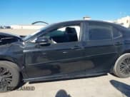 ✅ 2020 Toyota Camry SE • VIN: 4T1G11AK5LU329495 • Lot: 43659931. Wystawiony na IAAI z przebiegiem 89 370 mil. Bezpłatny archiwum sprzedaży aukcyjnych z USA i szczegółowy raport historii pojazdu na DreamBid. Zdjęcie 14.