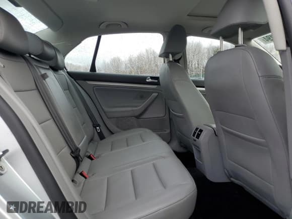 ✅ 2009 Volkswagen Jetta SE • VIN: 3VWRZ71K89M062050 • Lot: 83973194. Listed on Copart with 48,996 mi. Free auction sales archive from the USA and detailed vehicle history report at DreamBid. Image 11.