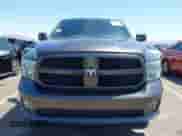 2018 Ram 1500 Tradesman z VIN 1C6RR6FT2JS211344, wystawiony jako IAAI lot #42258895 z przebiegiem 174 042 mil mil oraz . Historia ofert i sprzedaży dostępna na DreamBid. Obrazek 12.