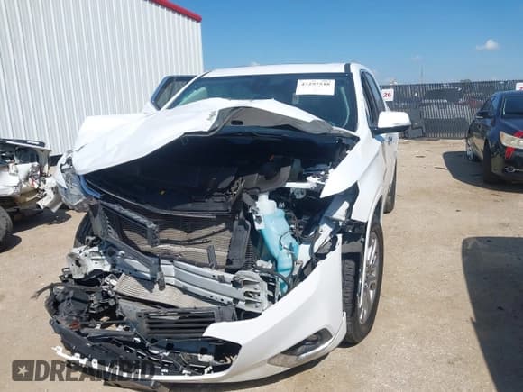 ✅ 2018 Chevrolet Traverse Premier • VIN: 1GNERKKW3JJ176035 • Lot: 43297518. Wystawiony na IAAI z przebiegiem 69 630 mil. Bezpłatny archiwum sprzedaży aukcyjnych z USA i szczegółowy raport historii pojazdu na DreamBid. Zdjęcie 2.