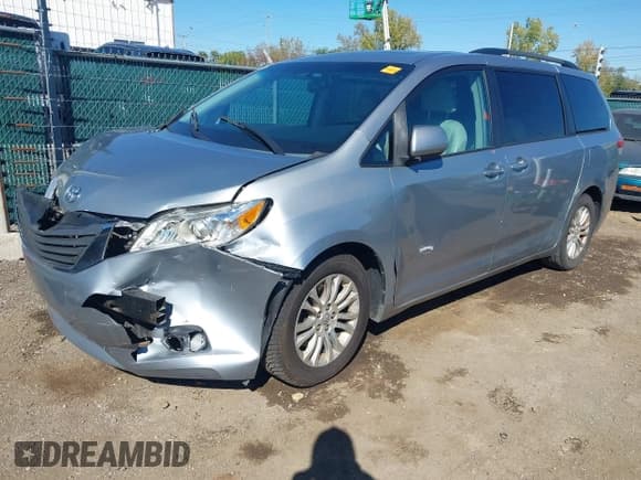 ✅ 2011 Toyota Sienna XLE AAS • VIN: 5TDYK3DC7BS166678 • Lot: 43459852. Listed on IAAI with Not provided. Free auction sales archive from the USA and detailed vehicle history report at DreamBid. Image 2.