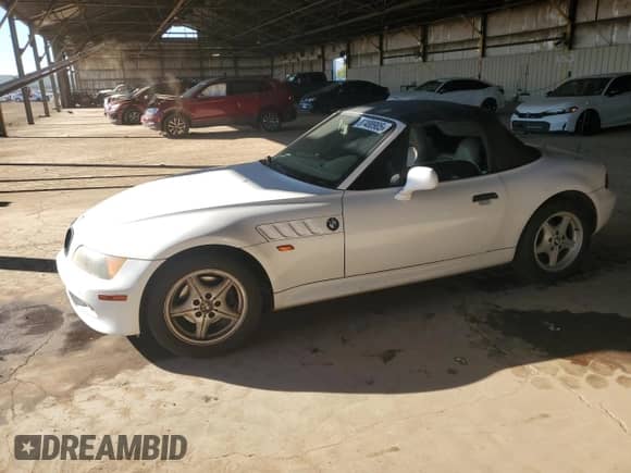 1997 BMW 3 Series Z3 1.9 with VIN 4USCH7327VLB81273, listed as a Copart auction lot 87488905 with 257,564 mi miles and Clean title. Bid and sale history available at DreamBid. Image 1.