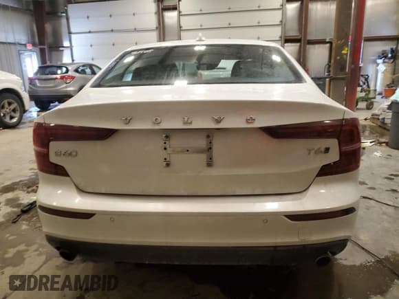 ✅ 2021 Volvo S60 Momentum • VIN: 7JRA22TK9MG080422 • Lot: 44343905. Listed on Copart with 56,481 mi. Free auction sales archive from the USA and detailed vehicle history report at DreamBid. Image 6.