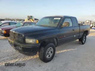1998 Dodge 1500 z VIN 3B7HF13Y2WG216168, wystawiony jako Copart lot #76742244 z przebiegiem Nie podano mil oraz Nie do naprawy • Non repairable. Historia ofert i sprzedaży dostępna na DreamBid. Obrazek 1.
