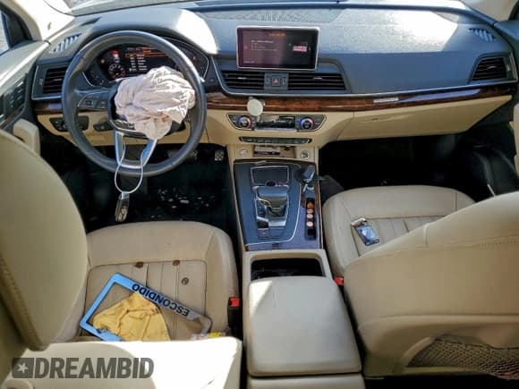 ✅ 2018 Audi Q5 Premium • VIN: WA1ANAFY7J2044215 • Lot: 93751765. Wystawiony na Copart z przebiegiem 134 567 mil. Bezpłatny archiwum sprzedaży aukcyjnych z USA i szczegółowy raport historii pojazdu na DreamBid. Zdjęcie 8.