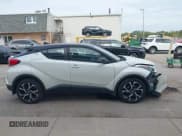 ✅ 2019 Toyota C-HR Limited • VIN: NMTKHMBX3KR095980 • Лот: 43487573. Опубликован ранее на IAAI с пробегом 126 892 миль. Бесплатный доступ к архиву аукционных продаж из США и подробный отчёт об истории автомобиля на DreamBid. Изображение 13.