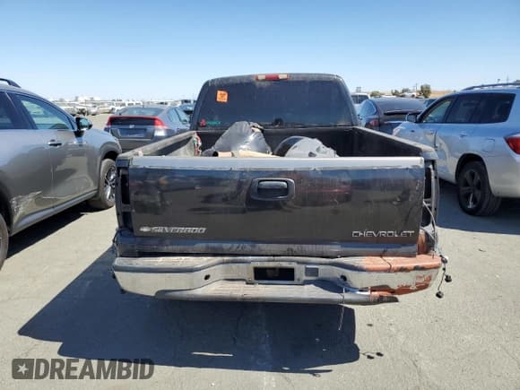 ✅ 2004 Chevrolet Silverado 1500 LS • VIN: 2GCEC19T641227798 • Лот: 70888504. Опубликован ранее на Copart с пробегом Не указан. Бесплатный доступ к архиву аукционных продаж из США и подробный отчёт об истории автомобиля на DreamBid. Изображение 6.