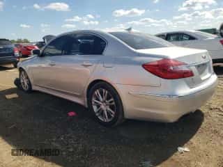 2013 Hyundai Genesis 3.8L z VIN KMHGC4DD0DU233221, wystawiony jako Copart lot #72910394 z przebiegiem 240 699 mil mil oraz Szkoda całkowita • Salvage title. Historia ofert i sprzedaży dostępna na DreamBid. Obrazek 2.